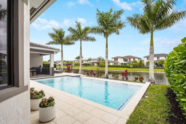 Exterior, Pool, Water