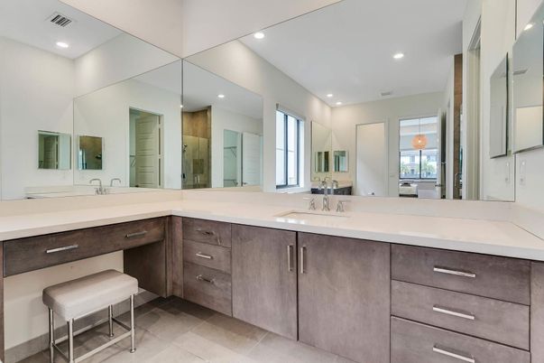 Bathroom, Dual Sink Vanities, Interior, Recessed Lighting