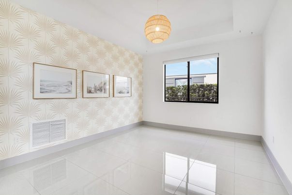 Chandelier, Empty room, Interior