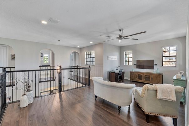 Interior, Living room, Pendant Lights, Recessed Lighting, Wood Texture Flooring