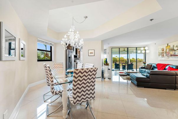 Chandelier, Dining room, Interior, Living room