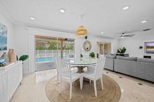 Dining room, Interior, Living room, Recessed Lighting