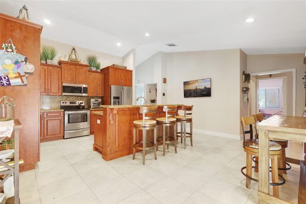 Dining room, Interior, Kitchen, Recessed Lighting, Stainless Steel Appliances
