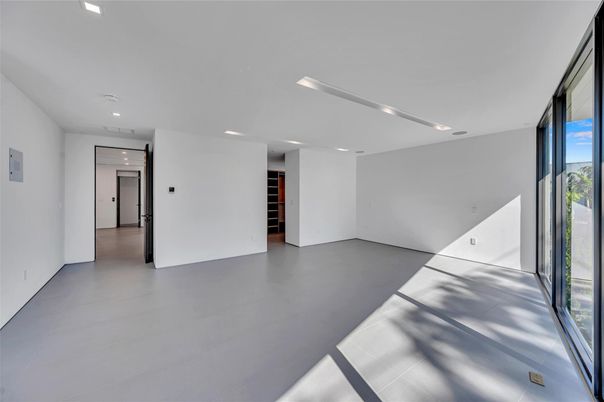 Empty room, Interior, Recessed Lighting