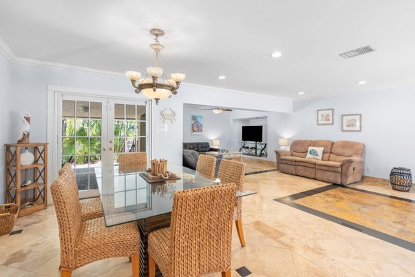 Chandelier, Dining room, Interior, Living room, Recessed Lighting