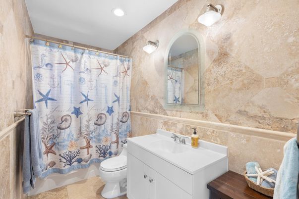 Bathroom, Interior, Recessed Lighting