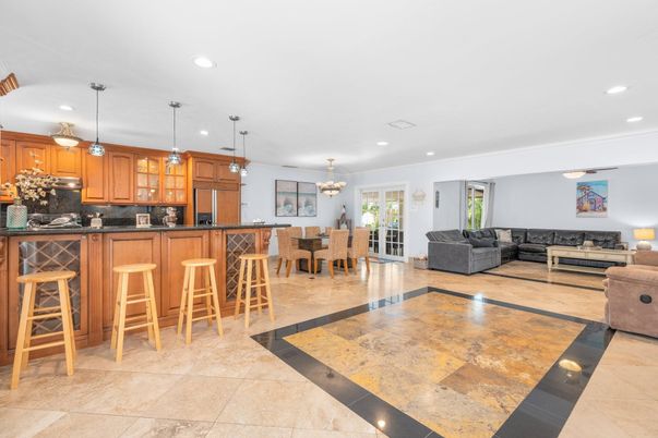 Chandelier, Dining room, Interior, Kitchen, Living room, Pendant Lights, Recessed Lighting