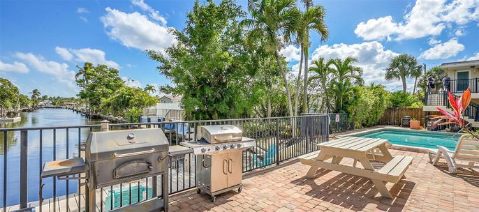 Exterior, Pool, Water