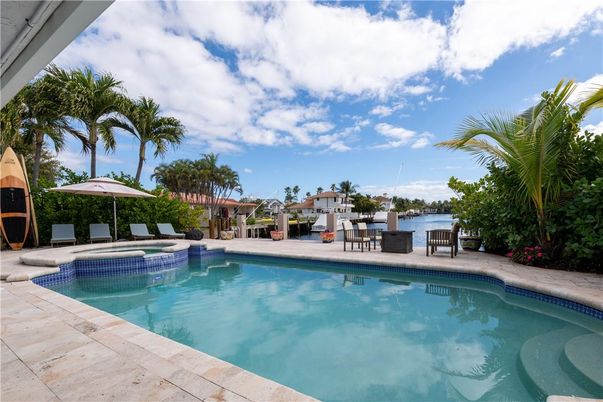 Exterior, Pool