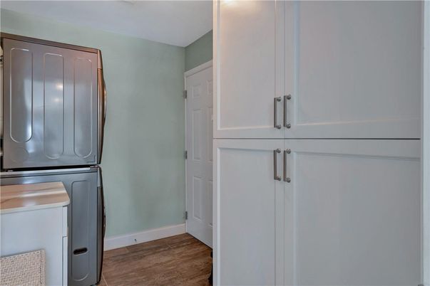 Interior, Utility Closets, Washer, Wood Texture Flooring