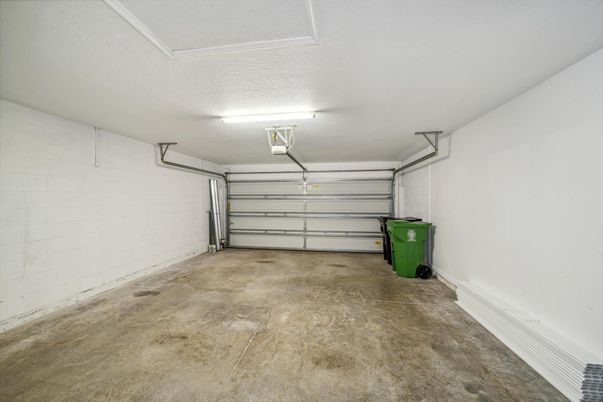 Garage, Interior