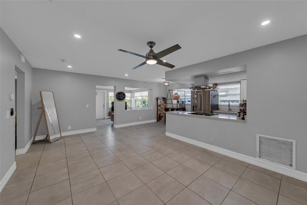 Empty room, Interior, Recessed Lighting