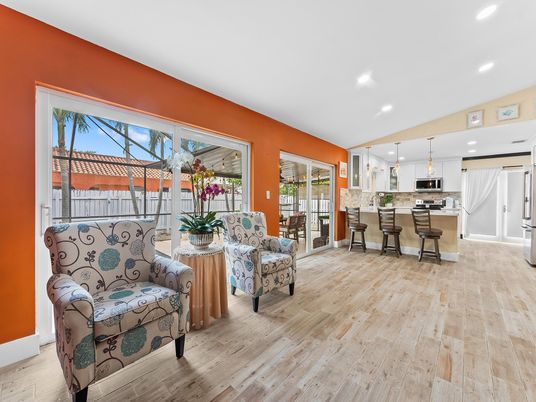 Interior, Kitchen, Living room, Pendant Lights, Recessed Lighting, Stainless Steel Appliances