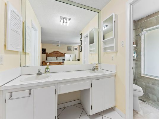 Bathroom, Dual Sink Vanities, Interior