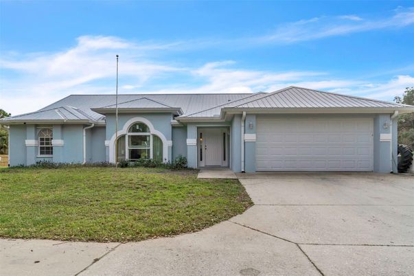 Attached, Exterior, Facade, Ranch