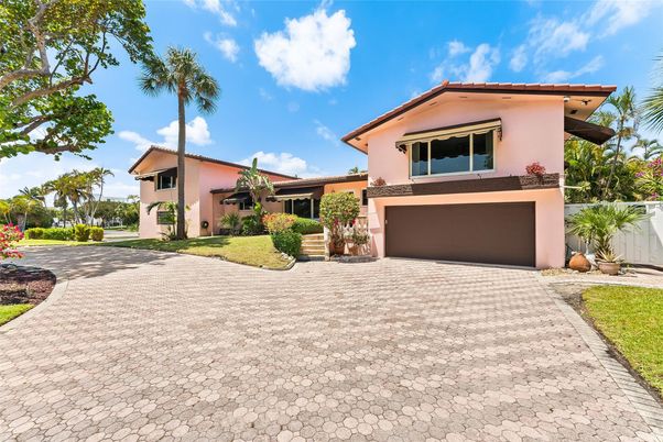 Attached, Exterior, Facade, Spanish Mediterranean