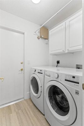 Interior, Washer, Wood Texture Flooring