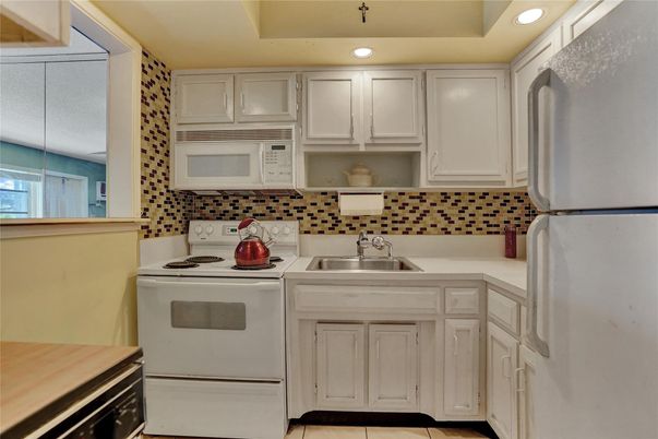 Interior, Kitchen, Recessed Lighting