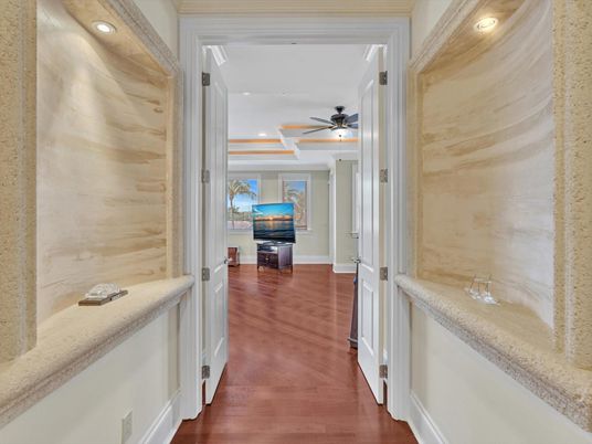 Interior, Recessed Lighting, Wood Texture Flooring