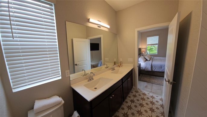 Bathroom, Bedroom, Dual Sink Vanities, Interior