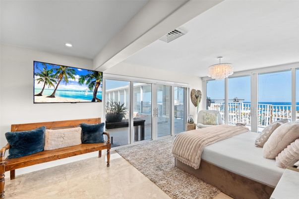 Bedroom, Chandelier, Interior, Recessed Lighting, Water
