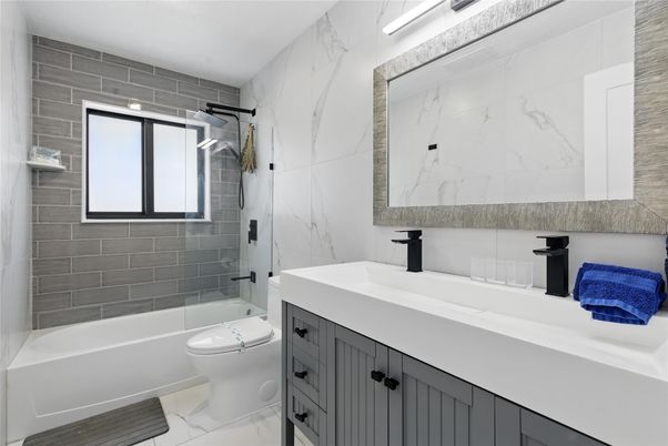 Bathroom, Interior, Marble, Marble Walls