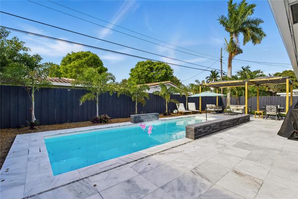 Exterior, Pool