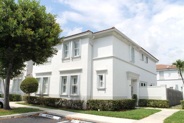 Exterior, Facade, Mediterranean