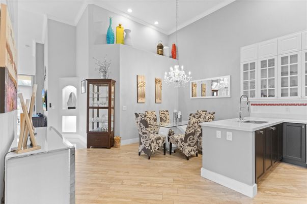 Chandelier, Dining room, Interior, Kitchen, Pendant Lights, Recessed Lighting, Wood Texture Flooring