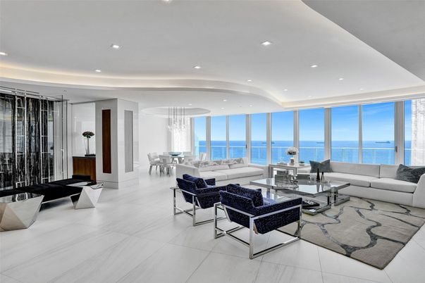 Dining room, Interior, Living room, Pendant Lights, Recessed Lighting, Water