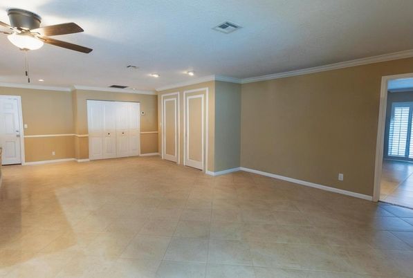 Empty room, Interior, Recessed Lighting