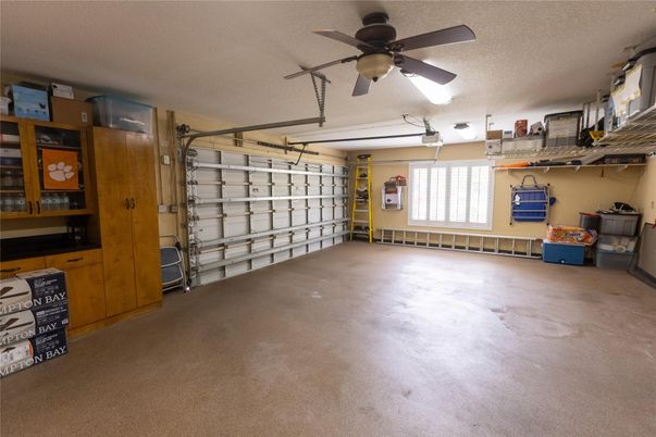 Garage, Interior