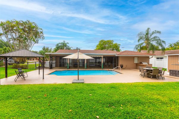 Backyard, Exterior, Pool