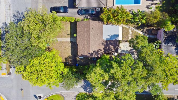 Exterior, Drone