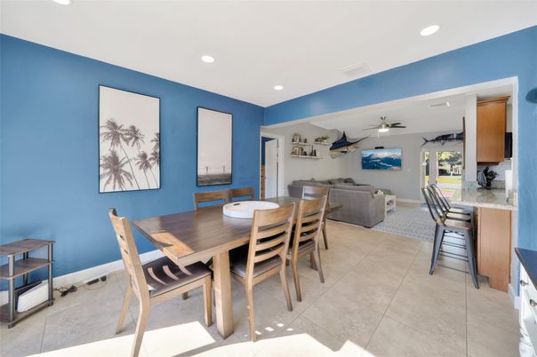 Dining room, Interior, Living room, Recessed Lighting