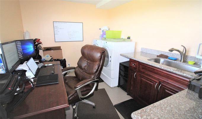 Home Office, Interior, Washer