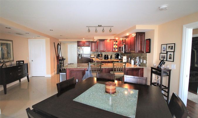 Dining room, Interior, Kitchen, Recessed Lighting, Stainless Steel Appliances