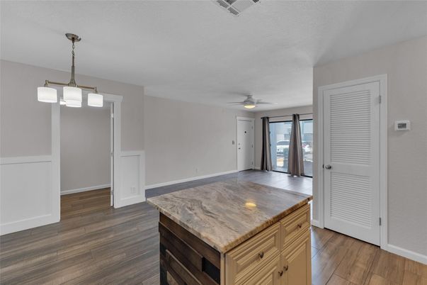 Empty room, Interior, Pendant Lights, Wood Texture Flooring