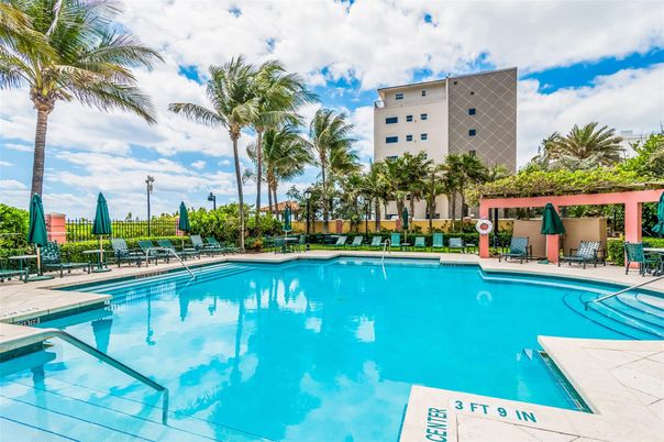 Exterior, Pool