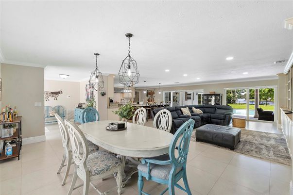 Dining room, Interior, Living room, Pendant Lights, Recessed Lighting