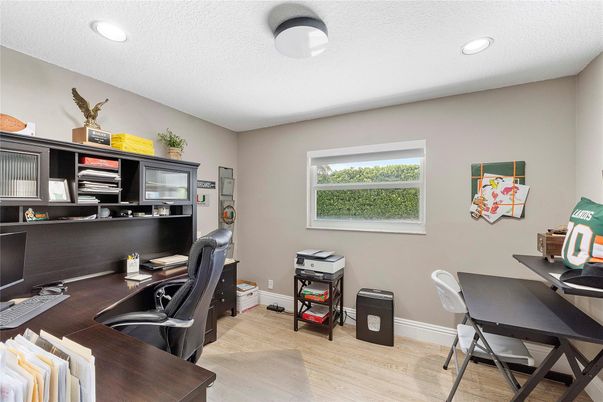 Home Office, Interior, Recessed Lighting, Wood Texture Flooring