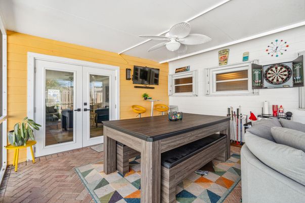 Dining room, Interior
