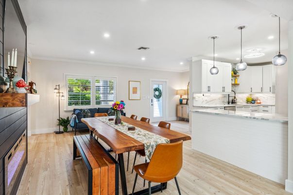 Dining room, Interior, Kitchen, Pendant Lights, Recessed Lighting, Wood Texture Flooring