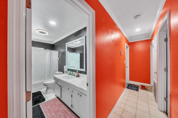 Bathroom, Interior, Recessed Lighting