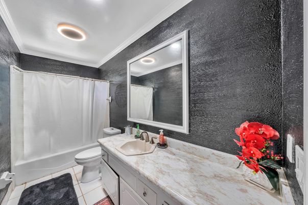 Bathroom, Interior, Recessed Lighting