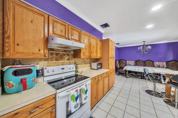 Chandelier, Dining room, Interior, Kitchen, Recessed Lighting