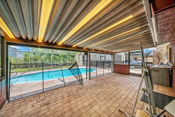 Hot Tub, Interior, Pool, Sun Room