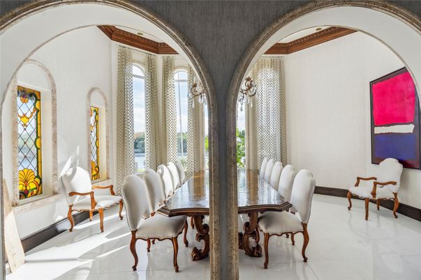Dining room, Interior
