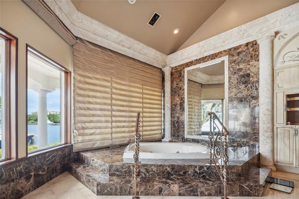 Bathroom, Interior, Recessed Lighting