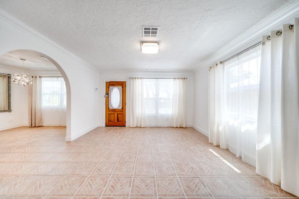 Chandelier, Empty room, Interior